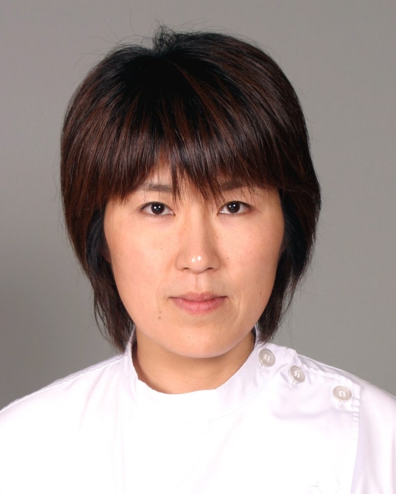 11.安達 志乃 スタッフ紹介.JPG